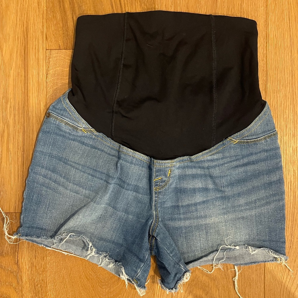 Ingrid and Isabel midi maternity shorts